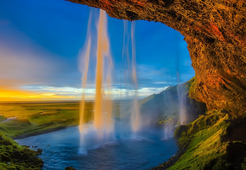 Исландия - най-спираща дъха с красотата си северна страна!